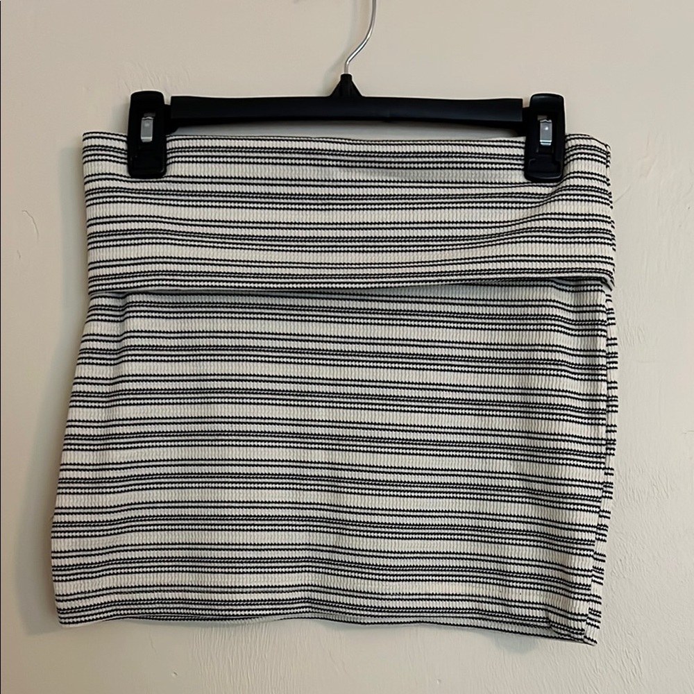 Musera White and Black Short Mini Skirt